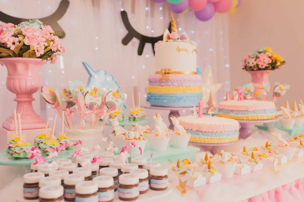 Cumpleaños temático unicornio. Personalización y detalles.
