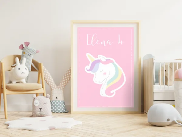 Lámina A3 con temática de Unicornio, y fondo rosa.